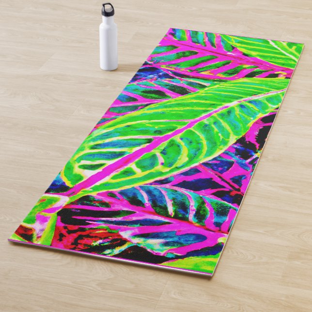 Vivid Foliage Elegance Pattern Yoga Mat (In Situ)