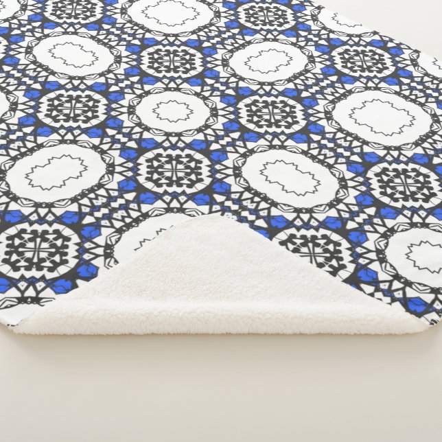 Volume four's kaleidoscope art four sherpa blanket (3/4)