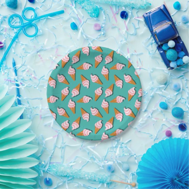 Waffle cones ice cream and frozen yogurt pattern paper plate (Party)
