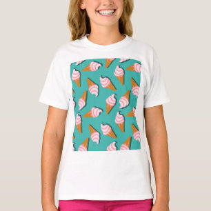 Waffle cones ice cream and frozen yogurt pattern T-Shirt