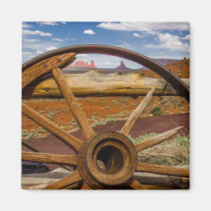 Wagon wheel close up, Arizona Magnet