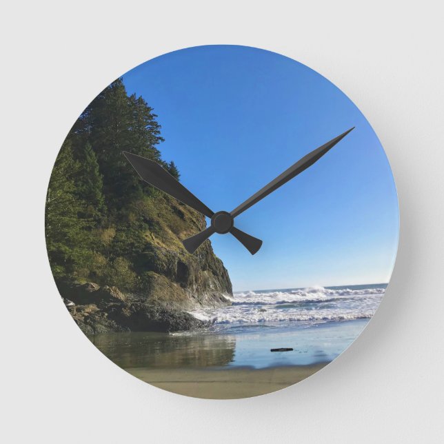 Waikiki Beach, Cape Disappointment, Washington Round Clock (Front)