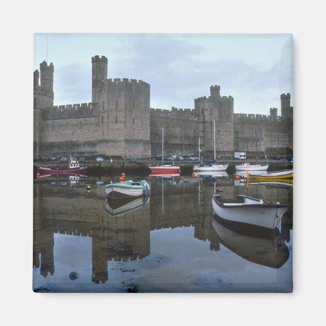 Wales, Caernarfon castle, one of Edward's Magnet (Front)
