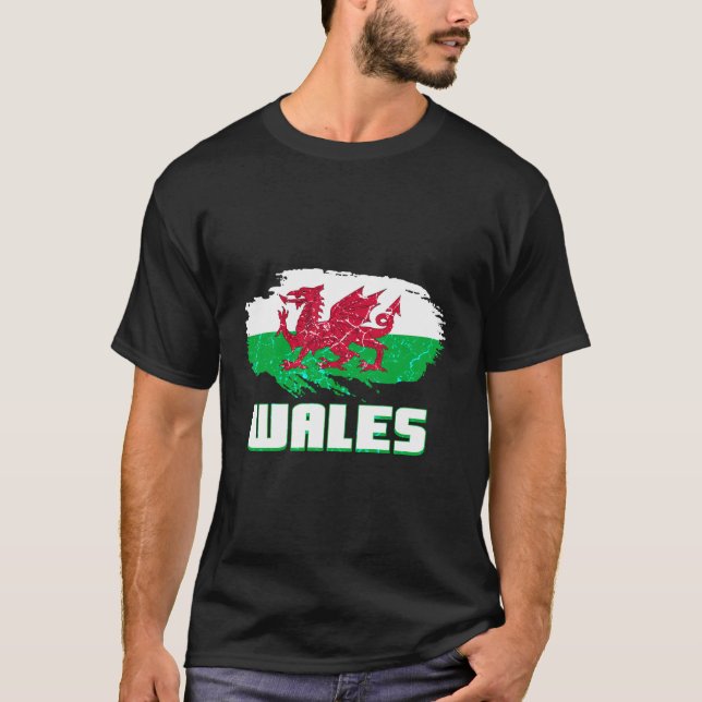 Wales Flag Welsh Dragon Baner Y Ddraig Goch Cardif T-Shirt (Front)