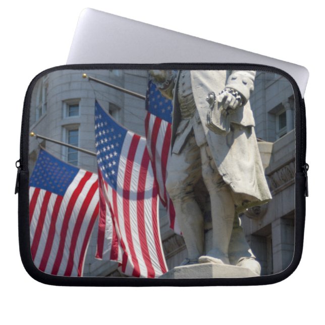 Washington, DC, statue of Benjamin Franklin Laptop Sleeve (Front)
