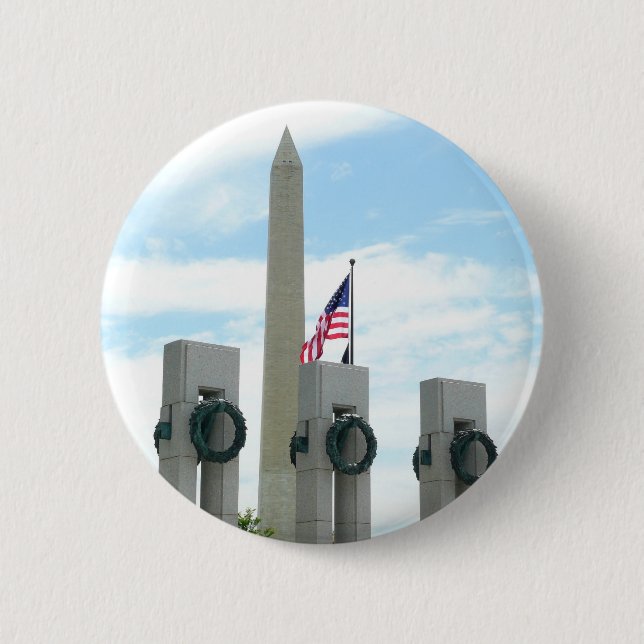 Washington Monument and WWII Memorial in DC 6 Cm Round Badge (Front)
