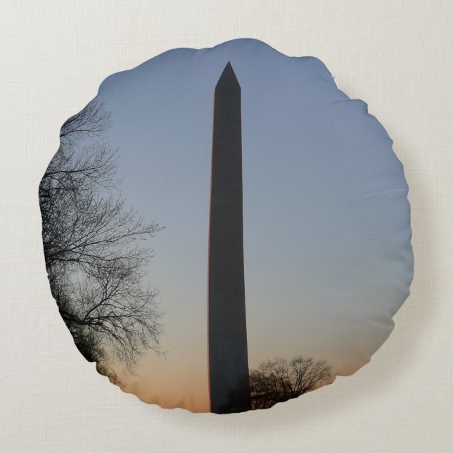 Washington Monument at Sunset in DC Round Cushion (Back)