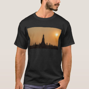 Wat Arun temple Silhouette Thailand Bangkok at sun T-Shirt