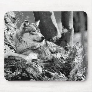 watchful wolf mouse mat