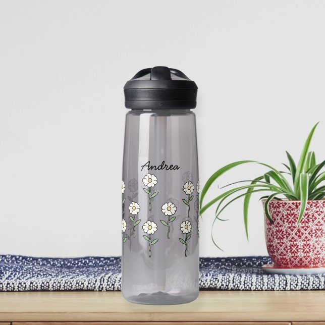 Water bottle with pretty daisy flowers  (Creator Uploaded)