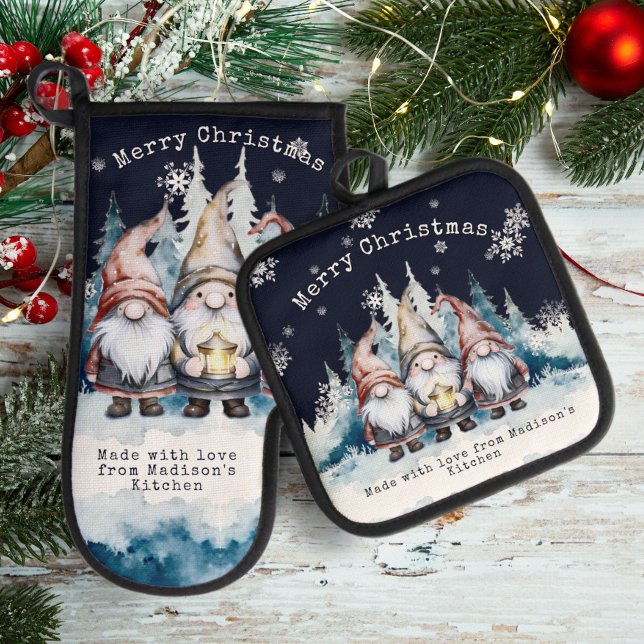 Watercolor Christmas Gnomes Personalised Oven Mitt & Pot Holder Set (Watercolor Christmas Gnomes Personalized Oven Mitt and Potholder Set)