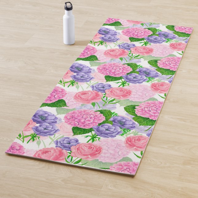 Watercolor floral pattern yoga mat (In Situ)