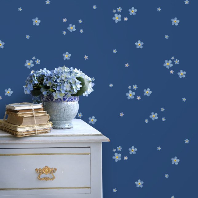Watercolor Forget-Me-Not Flowers - Dark Blue Wallpaper (Dunkelblaue Tapete mit Millefleurs Vergissmeinnicht Blüten und Kommode mit Büchern und Blumenstrauß)
