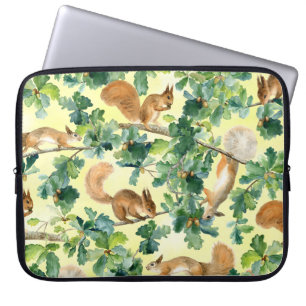 Watercolor squirrels, oak seamless pattern. laptop sleeve