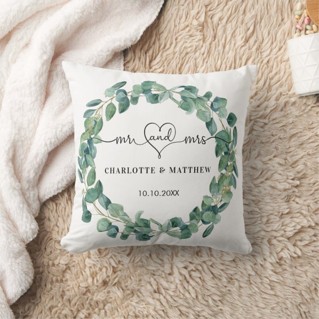 Wedding eucalyptus wreath mr mrs heart names cushion (Blanket)