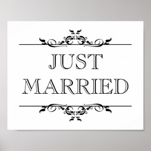 Wedding photo prop sign Just Married open scroll
