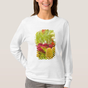 Weekly Friday fruit & vegetable market. T-Shirt