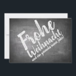 Weihnachtsgrüße auf der Kreidetafel<br><div class="desc">Weihnachtsgrüße in Kreidetafeloptik
Die Grußkarte auf Schieferoptik ziert ein typografisches Design in Kreideoptik. Der Text auf der Vorderseite ist in Deutsch,  Englisch und Spanisch verfügbar. Der zweite Text kann an die individuellen Bedürfnisse angepasst werden.</div>