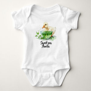Weiße Ente ißt Erbsen aus Schale Baby Bodysuit