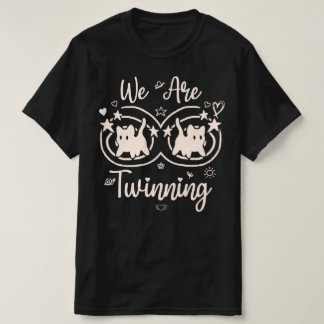 We're Twinning with My Bestie Bracelets Twin Day S T-Shirt