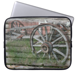 Western Style Rustic Wagon Wheel Laptop Sleeve