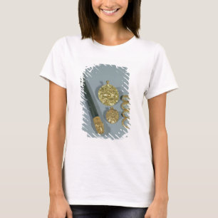 Whetstone and rings with granulated decoration, Su T-Shirt