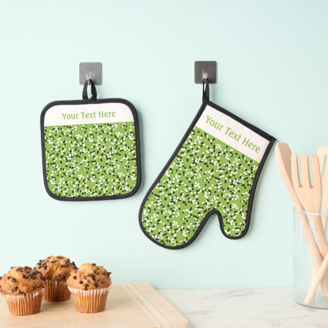 Whimsical Green Polka Dot Doodles Pattern Oven Mitt & Pot Holder Set (Insitu(Hanging))