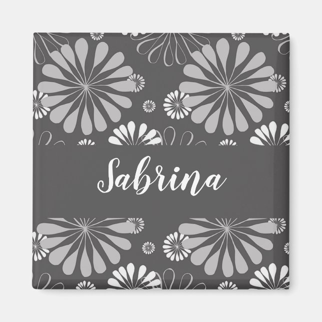 White and grey floral pattern magnet (Front)