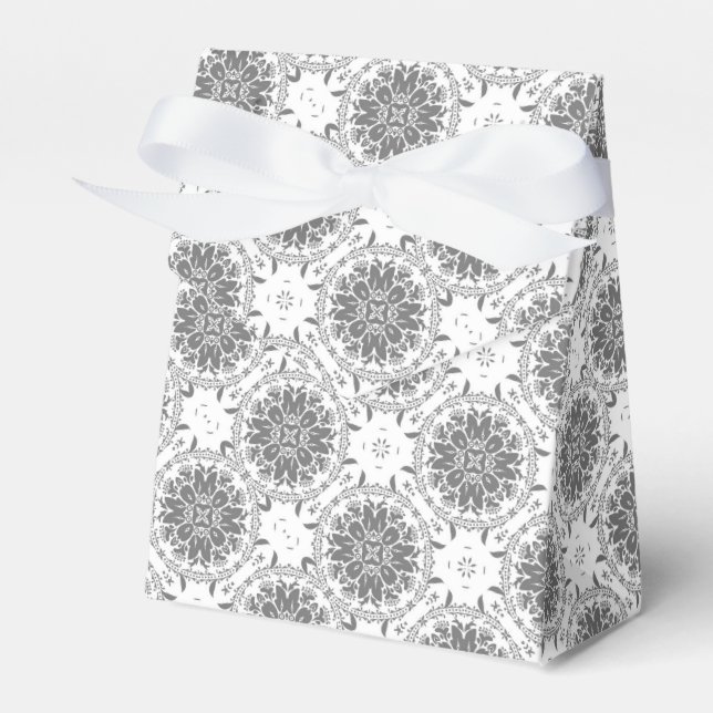 White and grey folklore ornament damask favour box (Front Side)