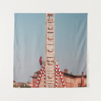 WHITE AND RED FERRIS WHEEL AT DAYTIME