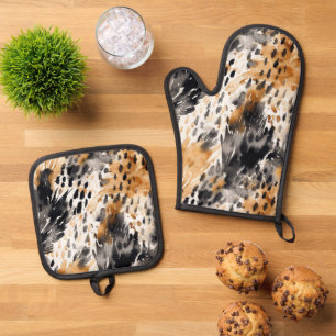 White Black Cream Leopard Animal   Oven Mitt & Pot Holder Set