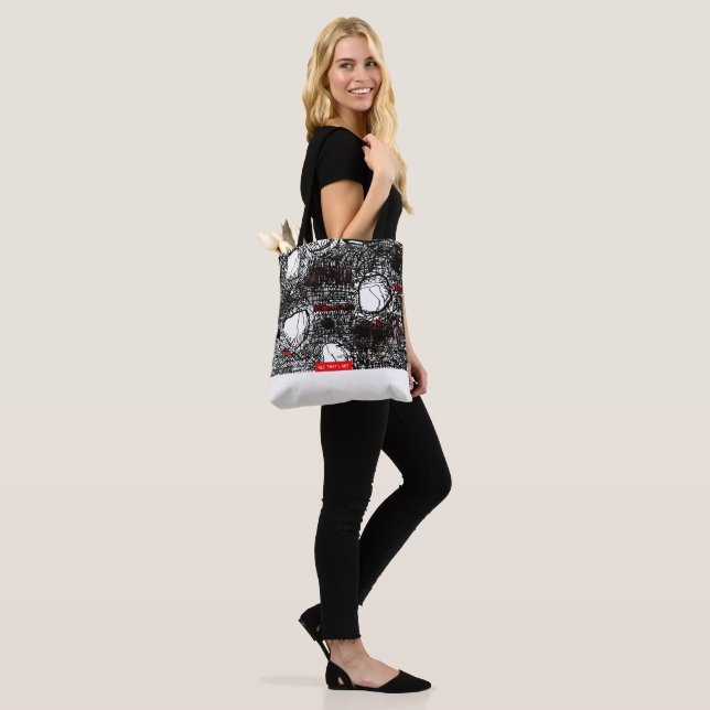 White&Black Scribble Tragetbags With long-wear Tote Bag (On Model)