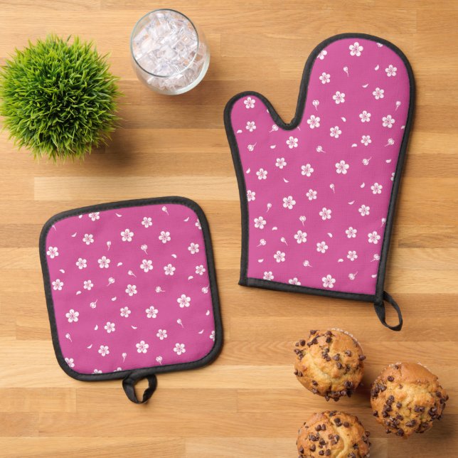 White Blossoms on Hot Pink Oven Mitt & Pot Holder Set (Top Down)