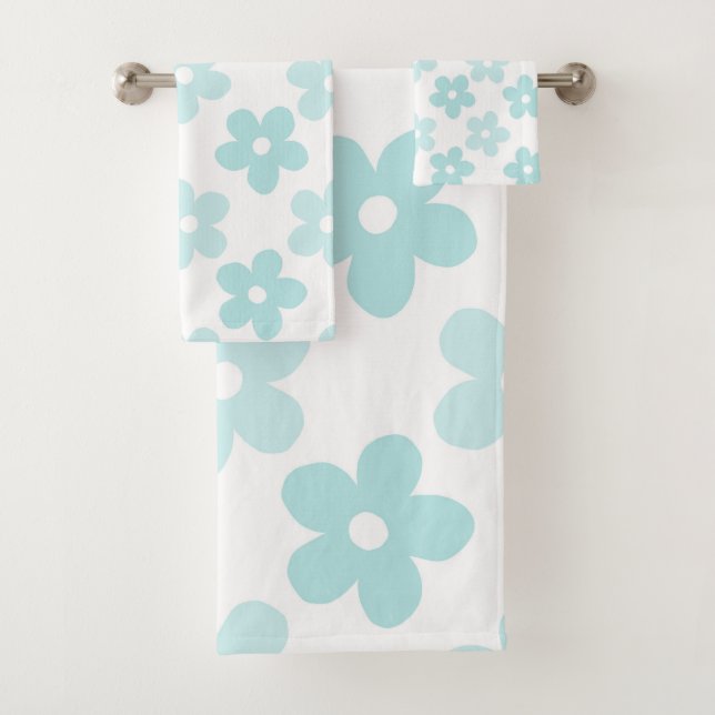 White Blue Daisy Flowers Retro Pattern Bath Towel Set (Insitu)