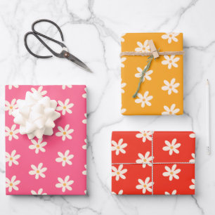 White Daisies Floral Pattern Colourful Minimalist  Wrapping Paper Sheet