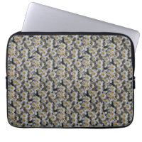White Daisies Laptop Sleeve