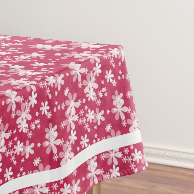 White daisies tablecloth (In Situ)