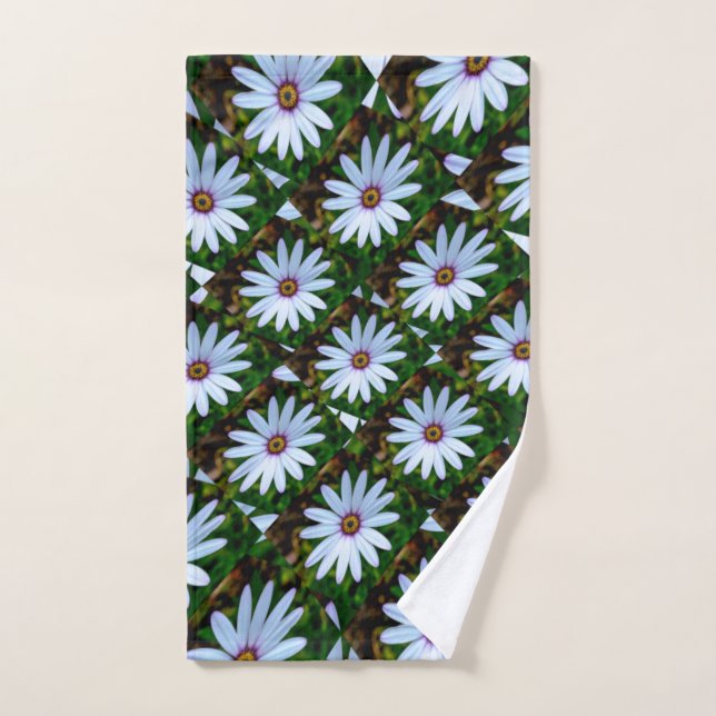 White Daisy Pattern Hand Towel (Hand Towel)