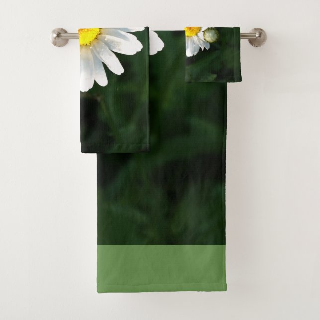 White daisy Photo Bathroom Towel Set (Insitu)