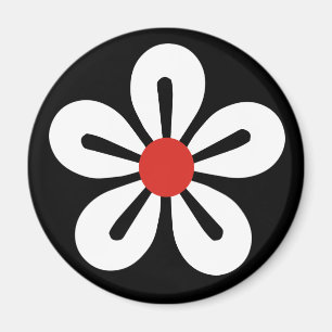 White flower magnet