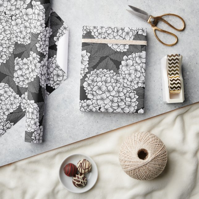 White hydrangea wrapping paper (Crafts)