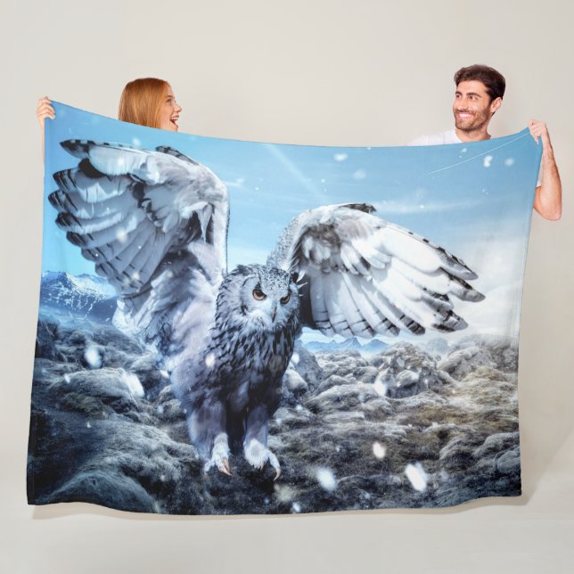 WHITE OWL FLEECE BLANKET (In Situ)