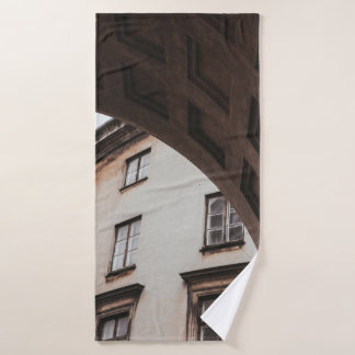 WHITE PAINTED BUILDING BATH TOWEL
