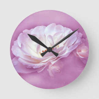 WHITE ROSES - PINK ROUND CLOCK