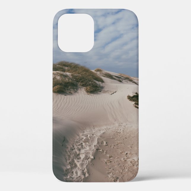 WHITE SAND AND GREEN GRASS FIELD Case-Mate iPhone CASE (Back)