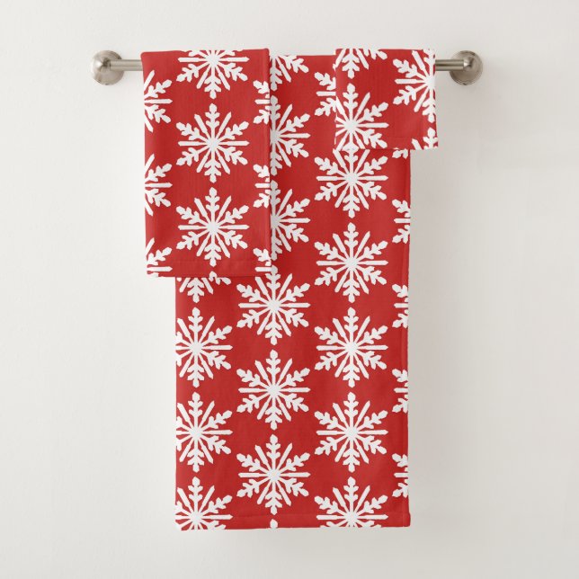 White snowflake bath towel set (Insitu)