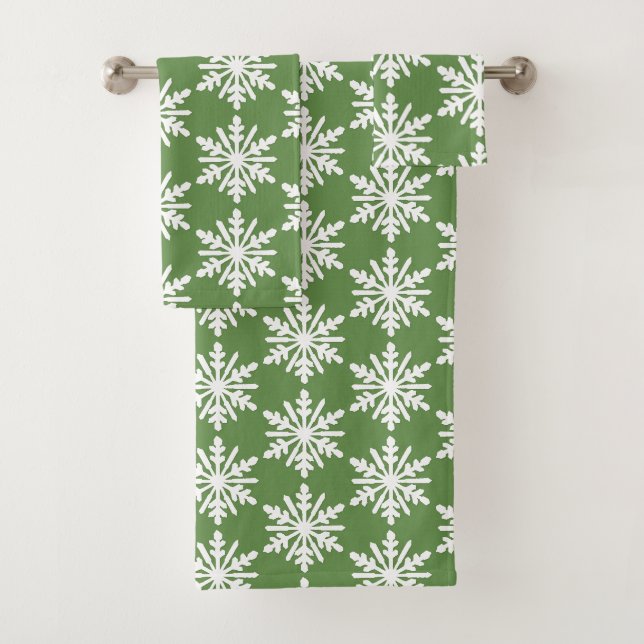 White snowflake bath towel set (Insitu)