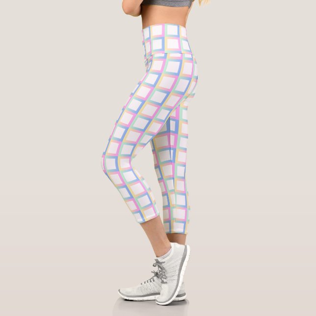 White Symmetric Chequered Gradient Pattern Frames Capri Leggings (Left)