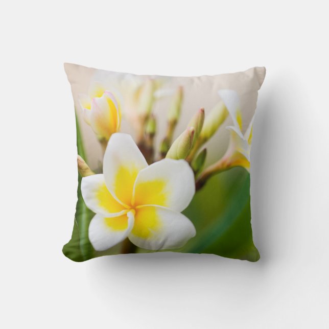 White tropical flower cushion (Front)
