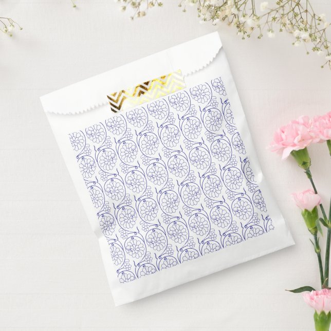 White wrapping paper with a subtle, repeating patt favour bags (Sealed)